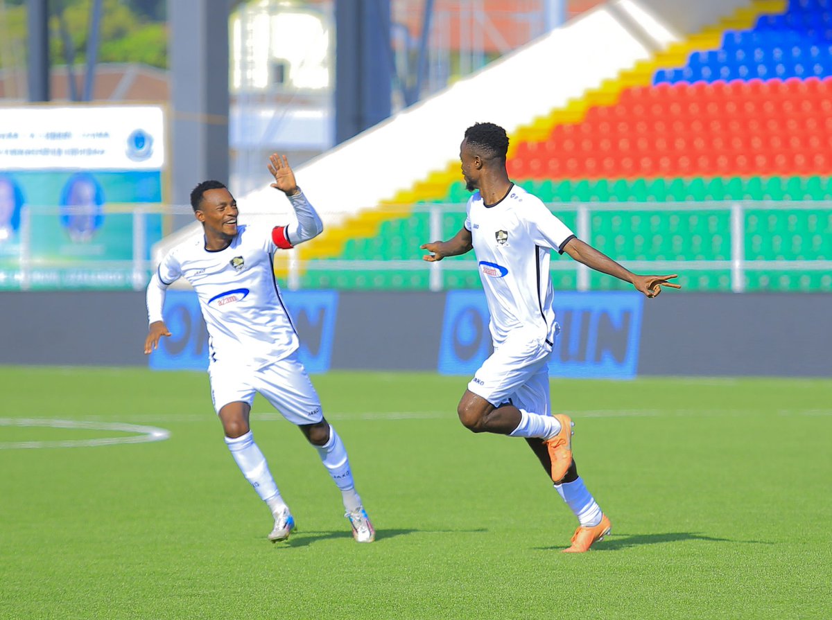 rwanda_magazine's tweet photo. #MapinduziCup

HT Singida 1-1 APR FC
⚽Elvis Rupia[P] 45'|Mbaoma 2'

#rmupdates https://t.co/QTGimWa8Hl