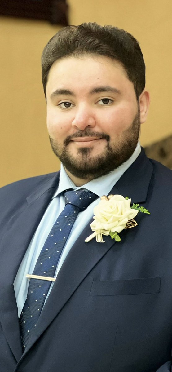 Happy New Year 🎈🎊 

#NewYearsDay #2024 #Celebration #NewBeginnings #Fashion #MensFashion #NavyBlueSuit #Boutonniere #Stylish #BlueTie #SkyBlueShirt #OutfitOfTheDay #HappyNewYear #FreshStart #Hello2024 #FashionInspiration #MensStyle #FashionForward #Menswear #FormalWear