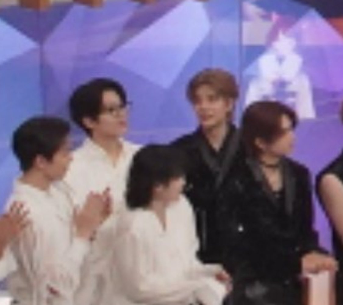 the way seungmin looks at wonwoo >>>