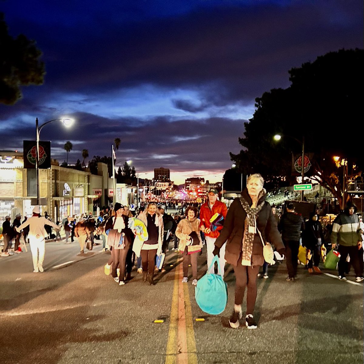 sarahimages's tweet photo. Happy New Year Pasadena #roseparade https://t.co/UJPFNFvJho