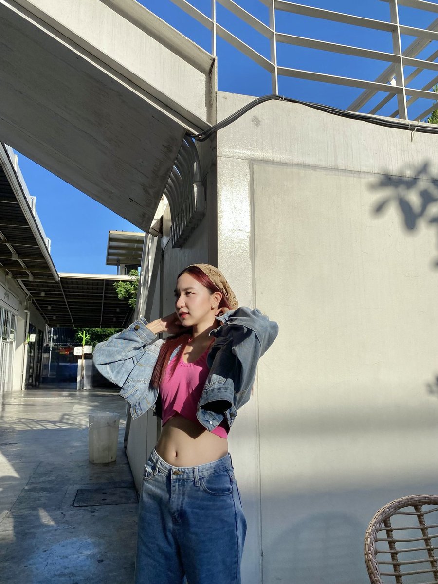 ปีใหม่ขอให้ชีวิตสดใสเหมือนสีเสื้อท้างปี🌷✨ #TulipBRIQ