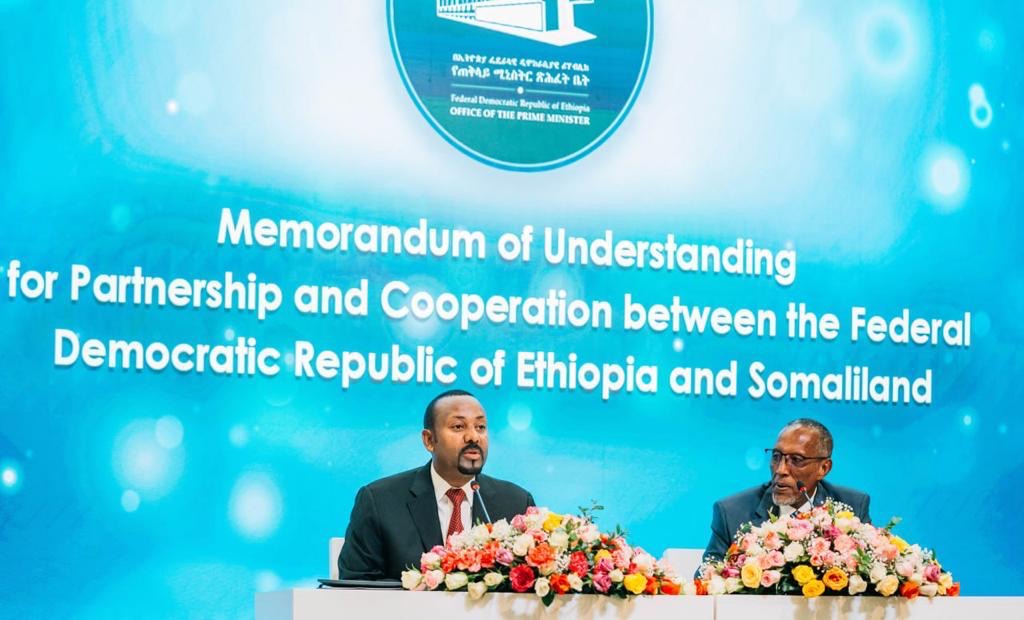 PMEthiopia's tweet photo. Prime Minister @AbiyAhmedAli and the President of Somaliland Muse Bihe Abdi have signed a historic Memorandum of Understanding in Addis Ababa.

#PMOEthiopia https://t.co/6lPlCoepGr