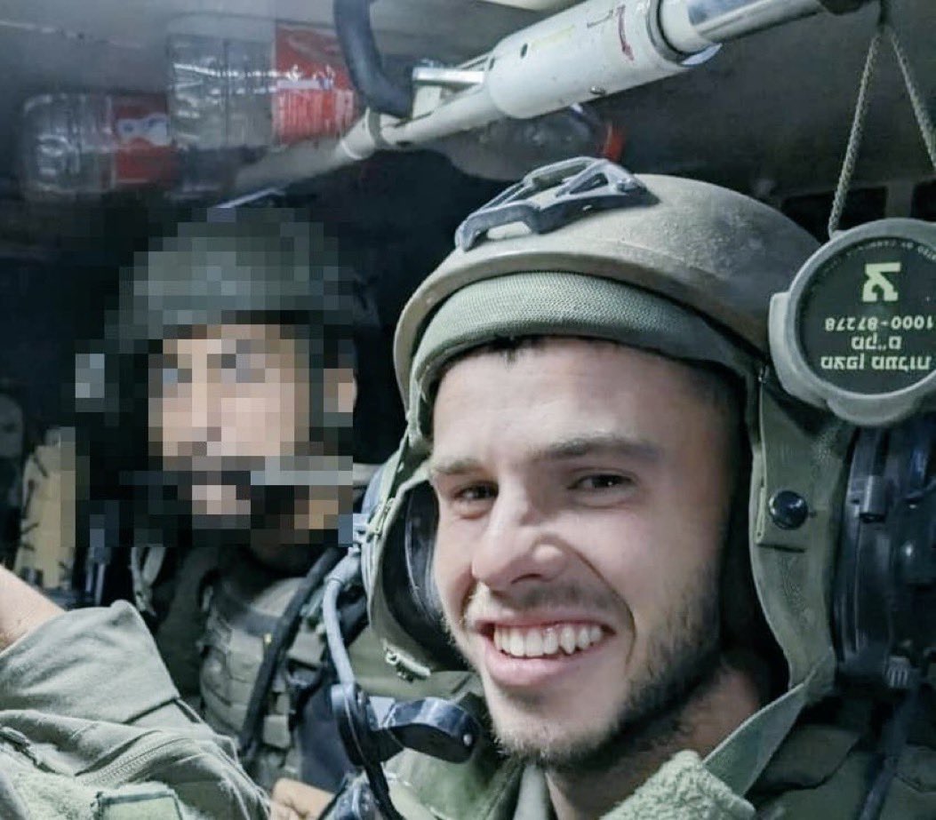 iSA3DOLA's tweet photo. THIS IS VERY SERIOUS NEWS THAT CANNOT BE KEPT SILENT ABOUT 🚨

An Israeli officer kidnapped an infant girl from Gaza and brought her to Israel. (It is possible that the child’s parents witnessed the martyrdom)

This soldier, “Itak,” was killed in Gaza, and the identity and whereabouts of the infant girl are still unknown.

The occupying Army Radio deleted the news.