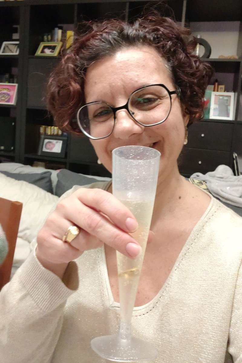 Deseando que vuestro año sea lo que esperáis de él, comienzo cambios en el mío. El primero va a ser irme de aquí. Quien quiera seguirme en Instagram soy traskaretro . Ha sido un placer pero yo decido enfocarme en lo esencial así que elimino lo superfluo. Un abrazo 😘 (mañana off)