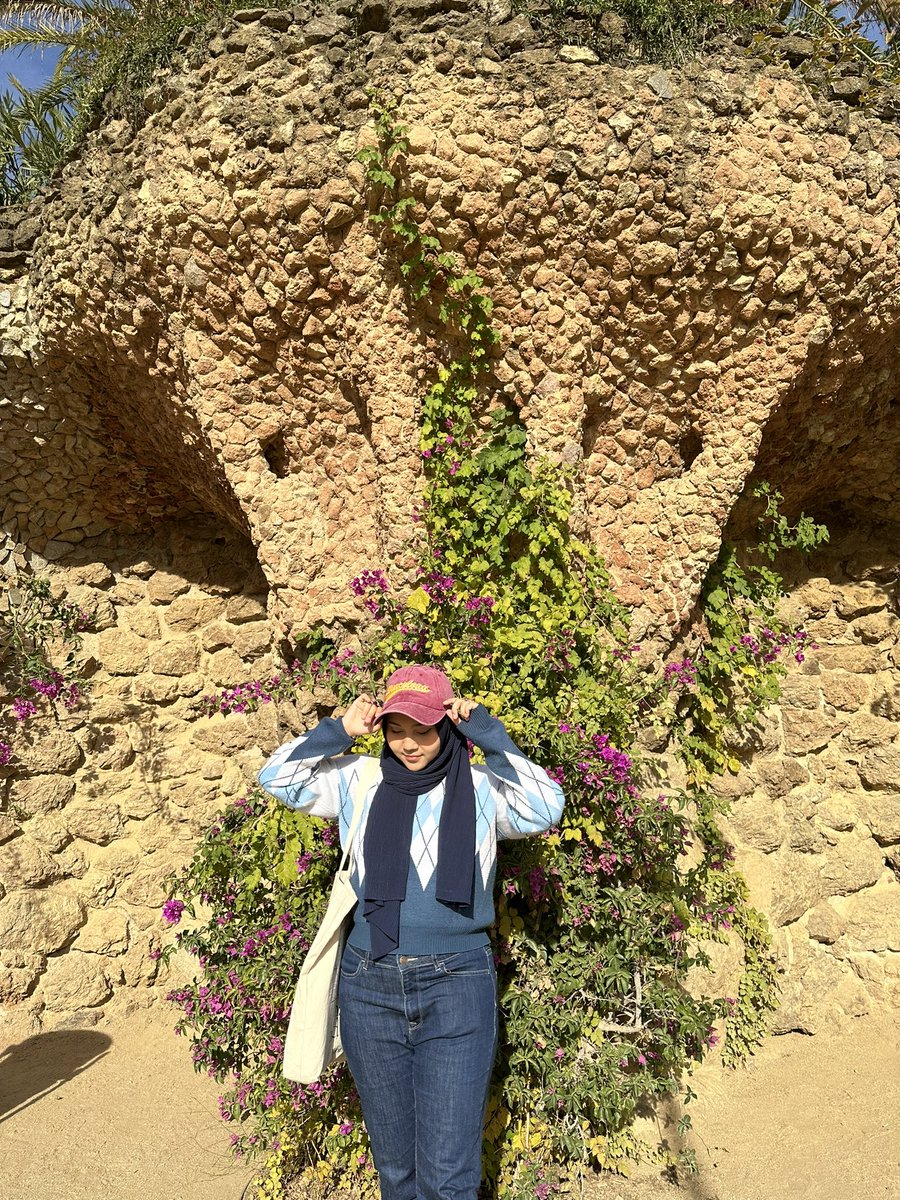 lyndsroom's tweet photo. hi friends! 🤗 

i'm lynd and i'm an iisma 2023 awardee to Universitat Pompeu Fabra, Barcelona, and i'd love to help iisma fighters (especially IISMA UPF 2024 fighters) 🫰🏻

feel free to reach me out through DM and i'll try my best to answer your questions 🫶🏻 https://t.co/p82Ai9z1vz