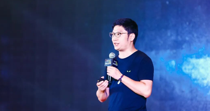 monique' maines tweet media