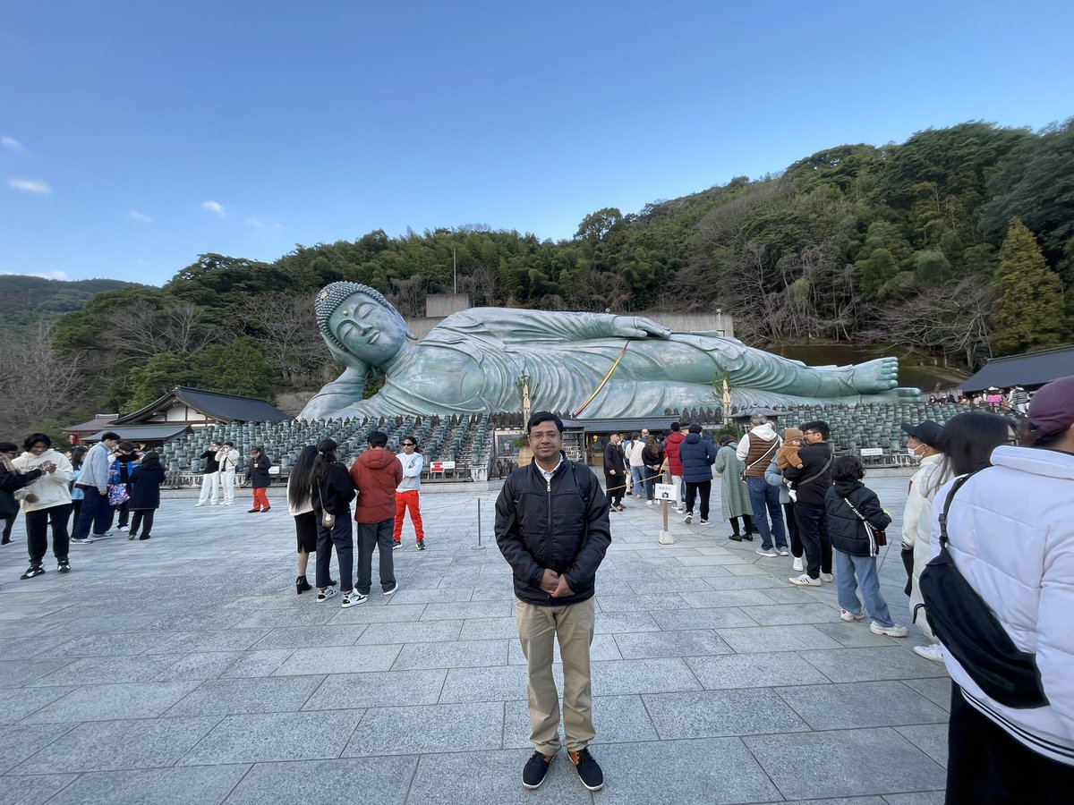 SatyaPPati's tweet photo. Started new year 2024 by visiting Reclining Buddha at Nanzoin temple, Fukuoka, Japan. Prayed for the universal peace. https://t.co/iN10oPV7QD