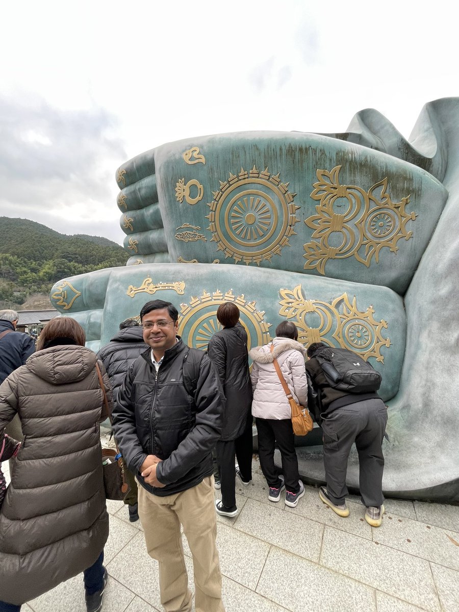 SatyaPPati's tweet photo. Started new year 2024 by visiting Reclining Buddha at Nanzoin temple, Fukuoka, Japan. Prayed for the universal peace. https://t.co/iN10oPV7QD