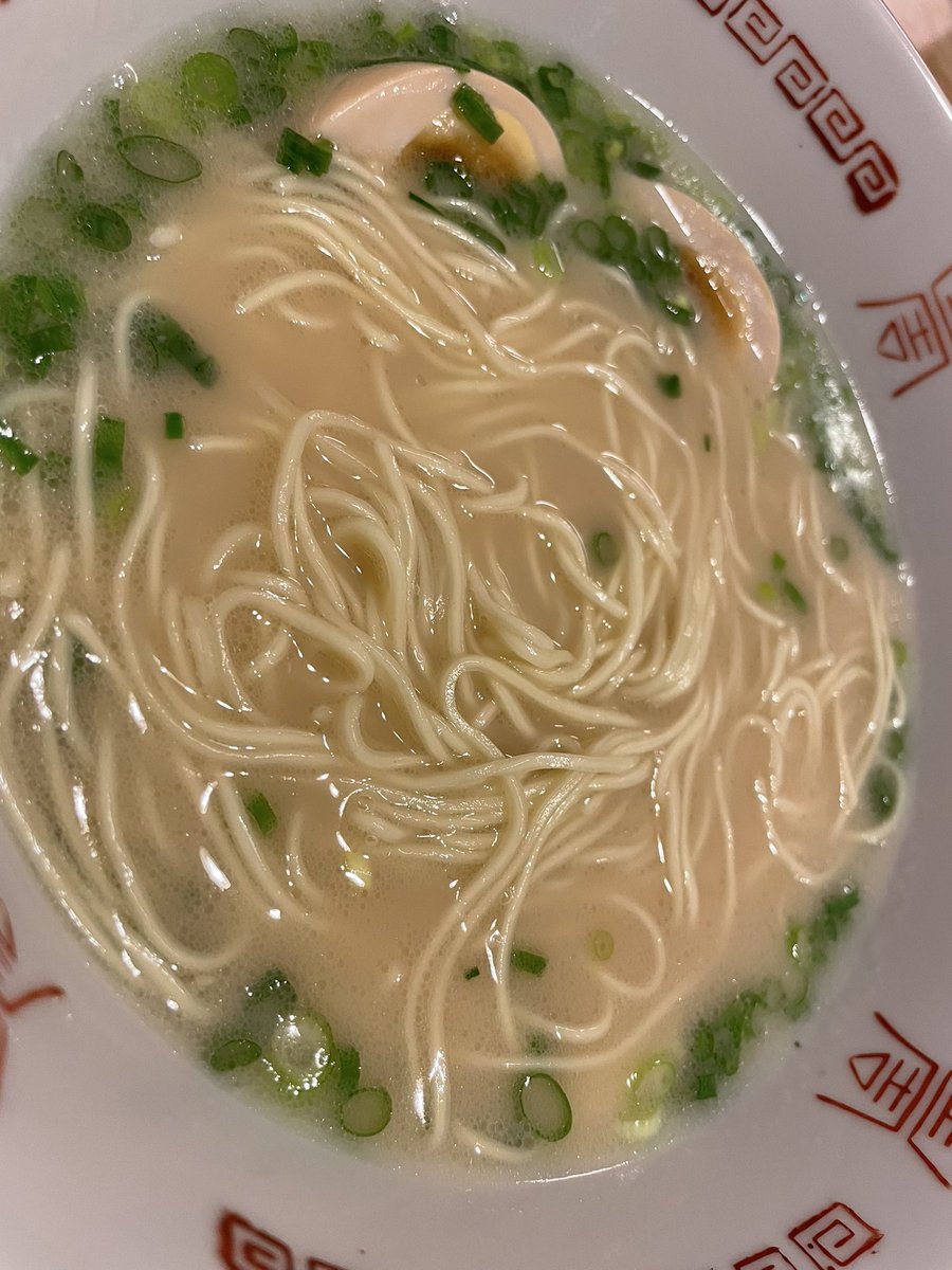 macsike's tweet photo. 丸幸ぉ〜美味しぃ〜〜‼️😋
替玉🍜‼️替肉🐷‼️替玉子〜🥚❣️🟥が足りないそー。゚(゚´Д`゚)゚。
ラーメソ好きに間違えられそー。゚(゚´ω`゚)゚。
#久留米🍜 #丸幸
#needmorered https://t.co/VouWrajTB4