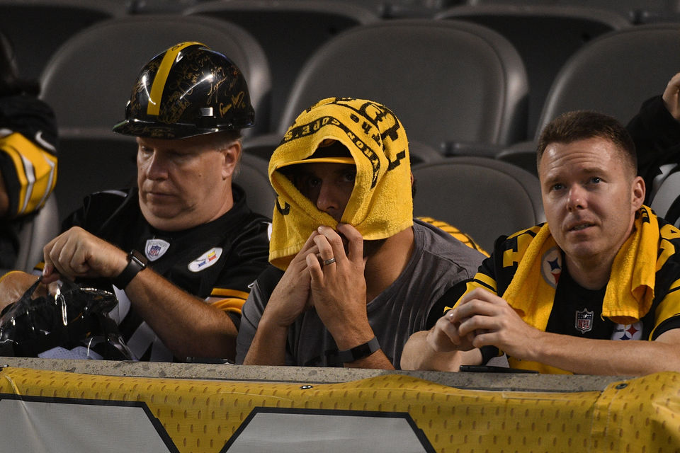 RacingRaymond's tweet photo. Everybody keeps telling me why am I still his fan? And why is our team looking The way it is this season and we haven't had a good sense in since 2012 So what are you waiting for A invite Or are you everything you got in Get us to the super bowl show everybody that they are wrong https://t.co/UQnWDDrGd5