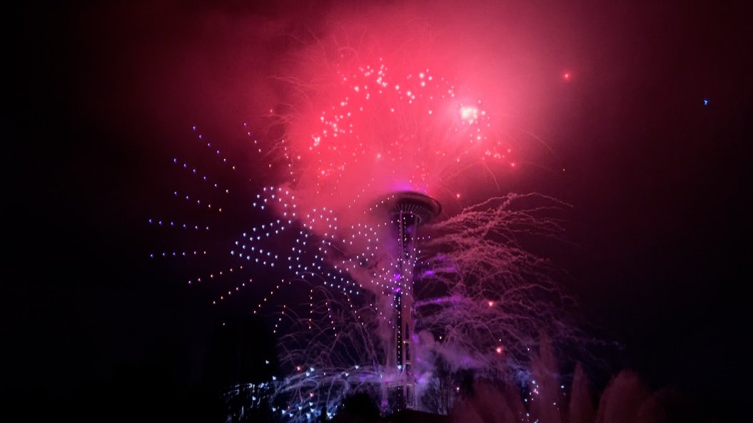 cheesedayo_apex's tweet photo. #NYESeattle シアトルで年越してきた https://t.co/LWl92w1zTS