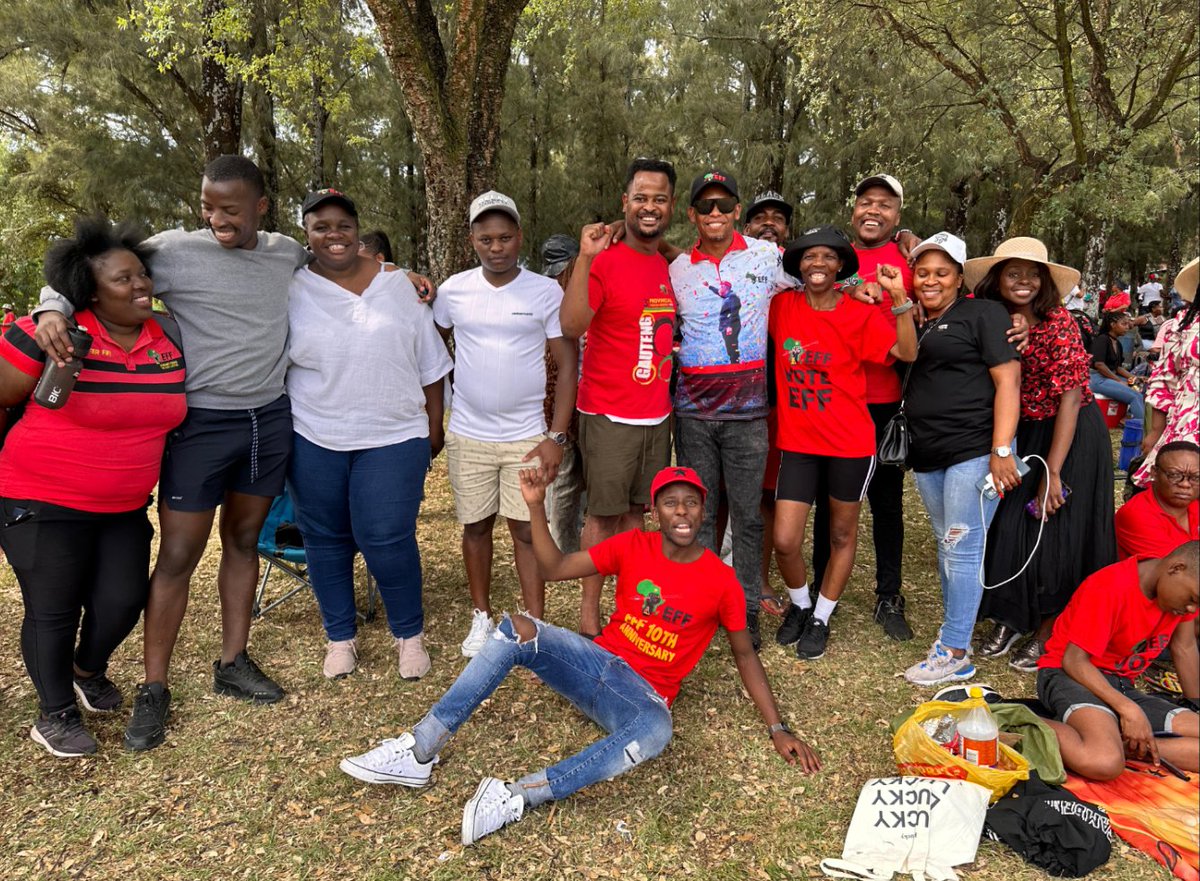 Mara_Mbokodi's tweet photo. Happy New Year to all Ground Work Forces of the Emancipation Movement!... KZN, Moses Mabhida Stadium is our next stop #EFFin2023 #EFF4Youth #FillUpMosesStadium #VoteEFF2024 #RegisterToVoteEFF Happy 1994!
#EFFin2024
#2024IsOur1994 https://t.co/wMJJeJvEiN