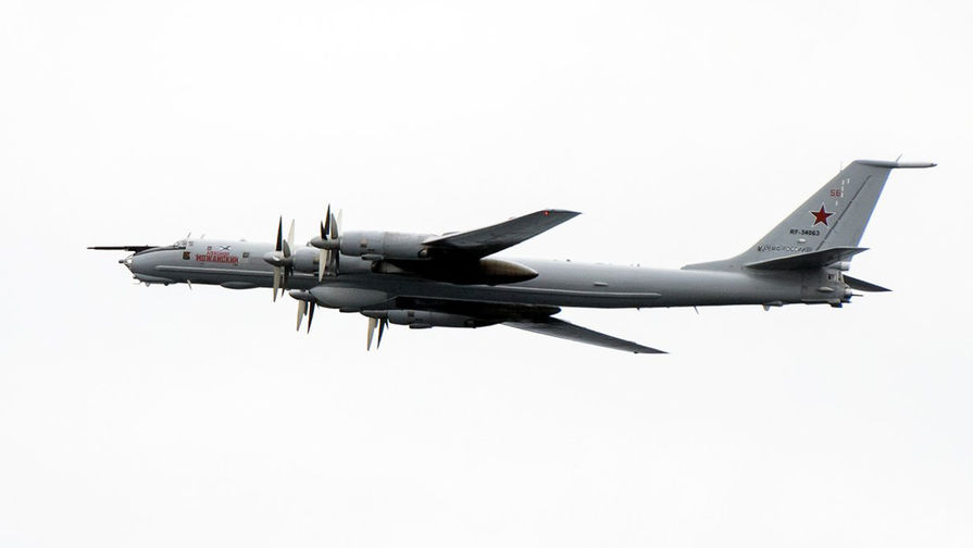 _sensei54_'s tweet photo. @ron_eisele This is not a Tu-142, this is a Tu-95RTs.
Here are Tu-142 and Tu-142M3 https://t.co/jBqlLB87fG