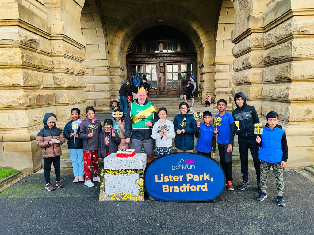 rainbowPLA's tweet photo. What a fantastic morning @Listerparkrun with  a surprise celebration cake for Mr Harris who did his 250th parkrun today. What a lovely gesture from #TeamRainbow and a fabulous start to 2024! Thank you everyone. Have a great day. #Ambition #Teamwork https://t.co/uA9aObbpo7