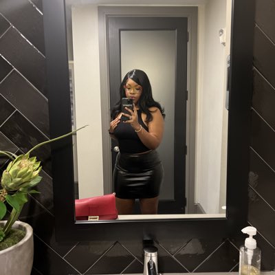 jomotay's tweet photo. #NewProfilePic https://t.co/2pNXJuiWv3
