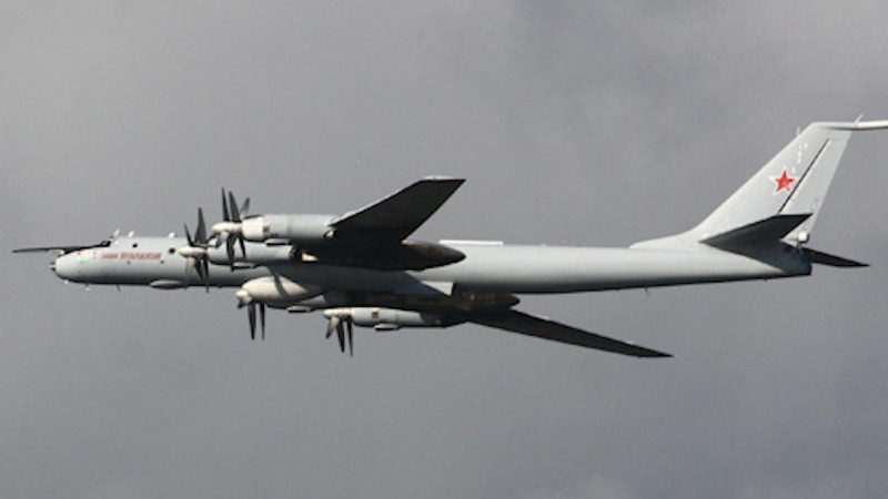 _sensei54_'s tweet photo. @ron_eisele This is not a Tu-142, this is a Tu-95RTs.
Here are Tu-142 and Tu-142M3 https://t.co/jBqlLB87fG