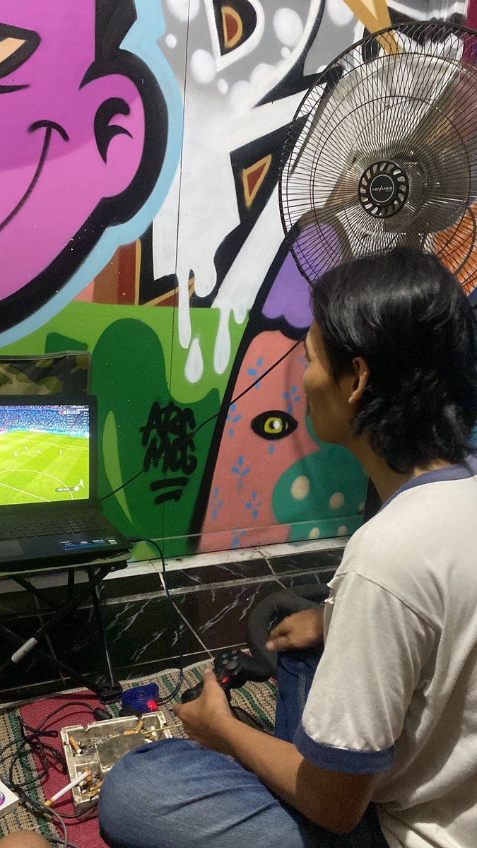 Happy New Year All, tunggu kejutan ditahun 2024, Sambil Mimin Main PES dulu 🫶🫶