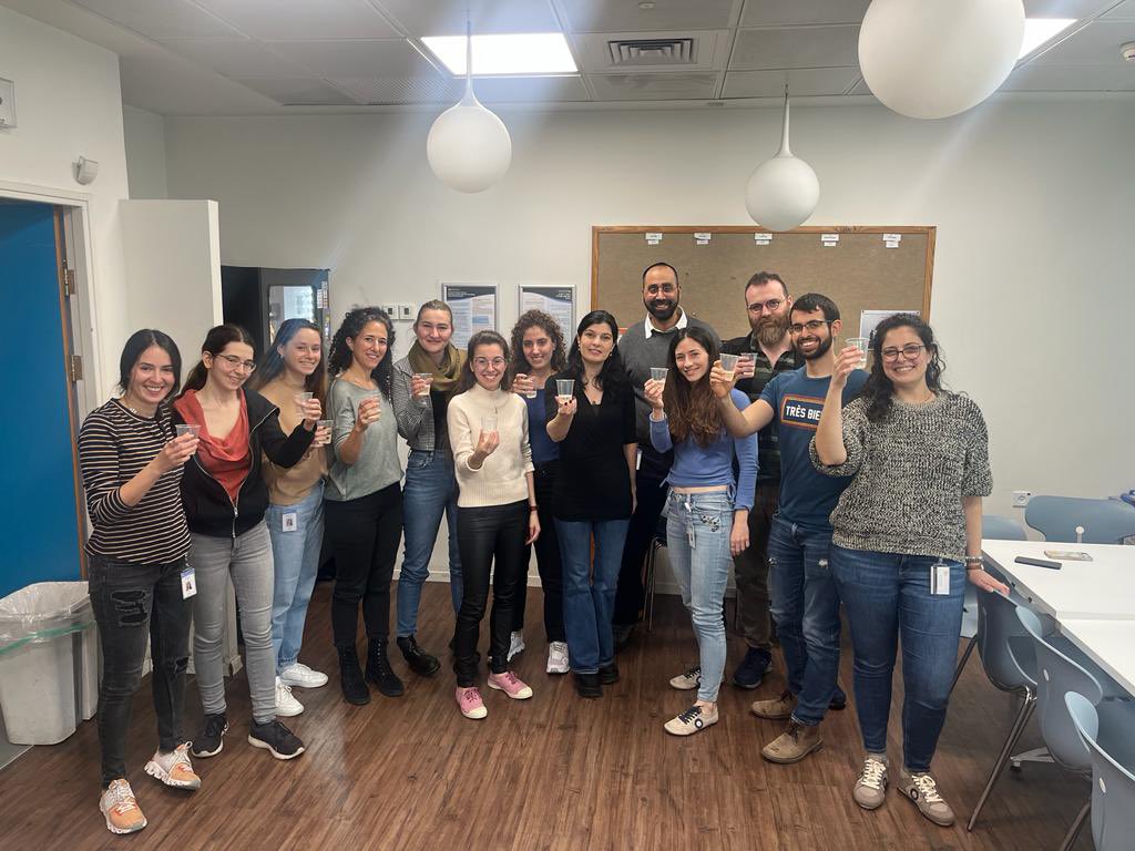 lab_rosenzweig's tweet image. A wonderful start to a new year - congratulations Roni, it was a great master&apos;s defense, you are officially a PhD student now!