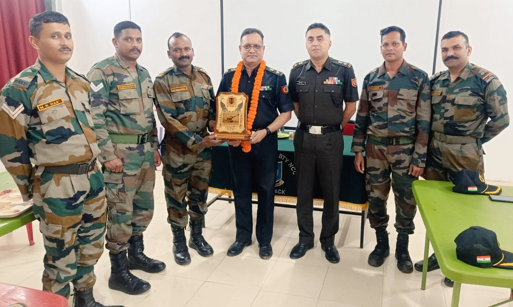OneODArtyBtyNCC's tweet photo. Change of command  #1ODArtyBtyNCC #NCCCuttackGp.LtCol D Moitra took over as #OC1ODArtyBtyNCC and LtCol(Dr.) SP Otta proceeded on retirement. LtCol(Dr.)Otta conveyed best wises to Unit under LtCol Moitra &amp; Sabash to all ranks for active support.@utkalpride @NCCDteOdisha @HQ_DG_NCC https://t.co/2kbRiaiDSO