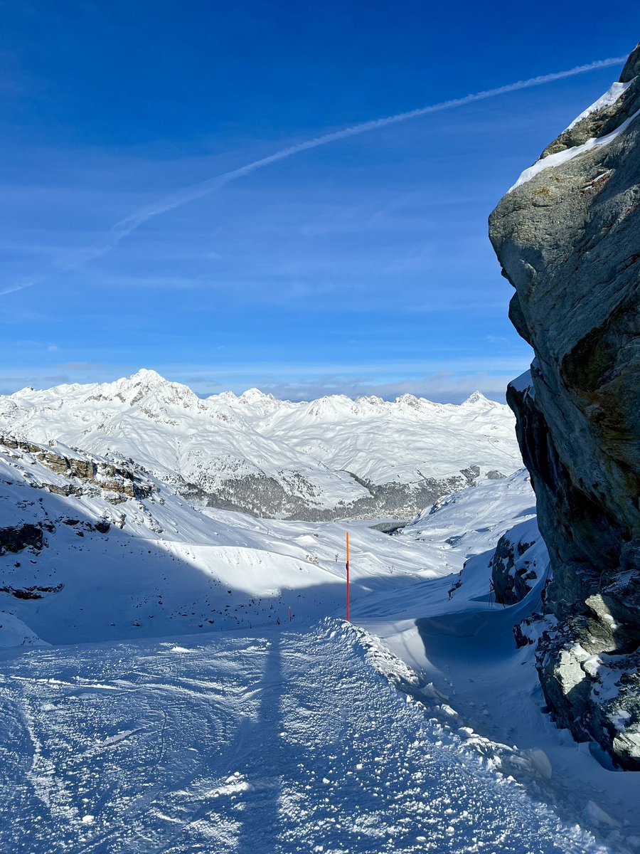 Happy New Year 2️⃣0️⃣2️⃣4️⃣🥂⛷️
<a href="/EngadinStMoritz/">Engadin St. Moritz Tourismus AG</a>