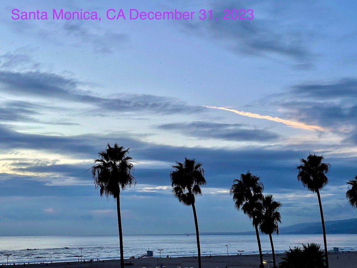 InvestBlog's tweet image. Here is my last sunset of 2023 photo.  Lots of clouds, though still some nice color.

Grateful for all the growth, opportunities, support and friendships.

Wishing you a happy and healthy 2024 with many more opportunities!