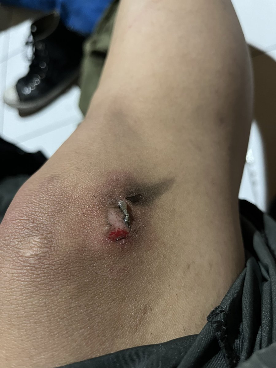 Princebugiss's tweet photo. penutup akhir tahunnn yang menyenangkan 💥💥💥💥 https://t.co/uGUwHxD2rh