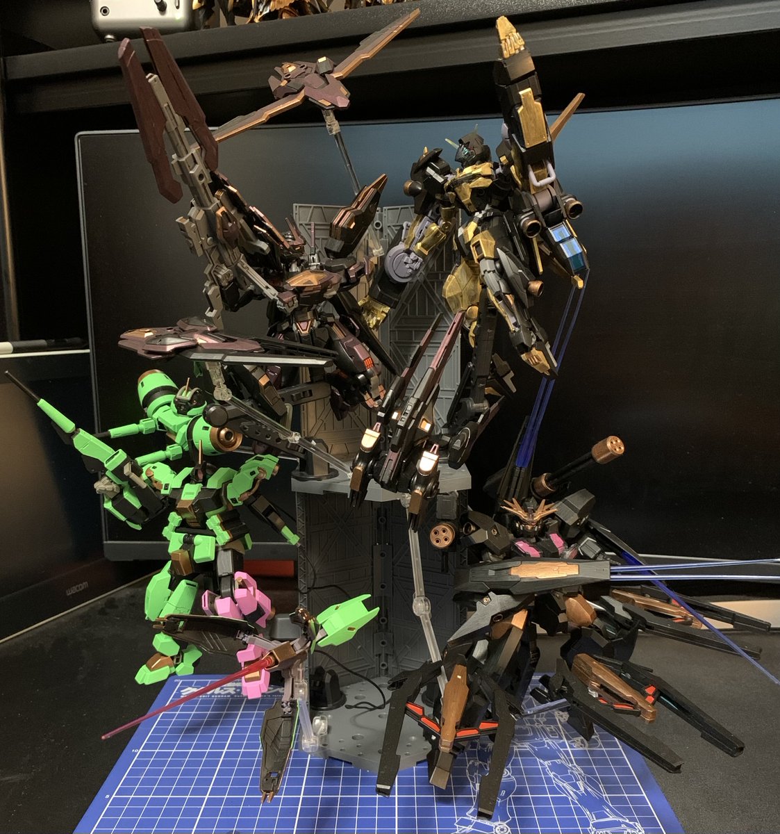 Revvy (Reversemoon) tweet media