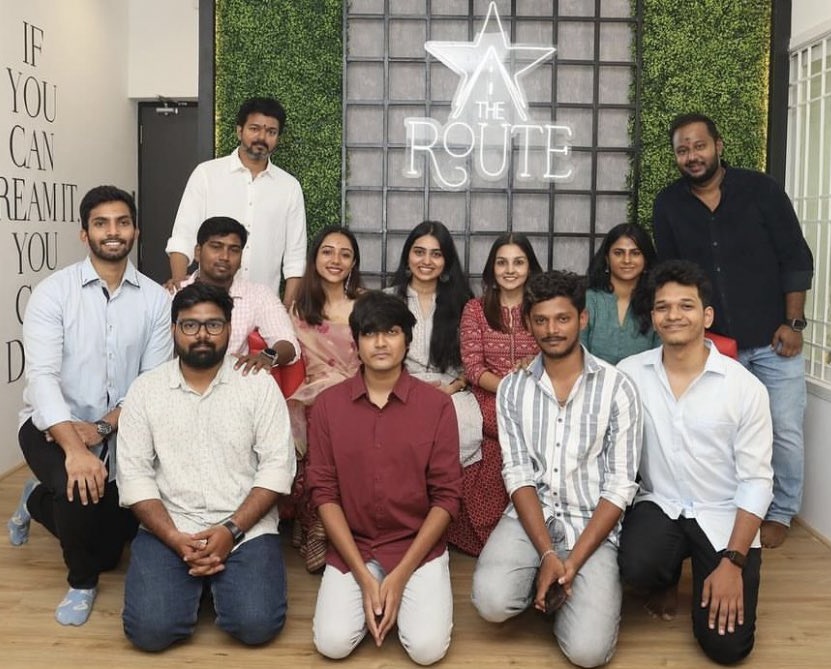 AVinthehousee's tweet image. Thalapathy Vijay With Team @TheRoute 🔥😍 

@Aiish_suresh @avantika_k @murali_kirthika @krishtheeditor @tisis_ashik #swetha @Jagadishbliss
