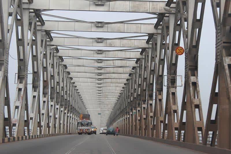 Miracletv01's tweet photo. There is a spiritual connection when you get to this onitsha head bridge 🌉. Especially if you're an Igbo person.

You develop this goosebumps even when you see it in videos.

It makes one to feel, this is home 😊😊whether you're going to Onitsha, Enugu, owerri, Aba and the rest https://t.co/ktGi7VPhRj
