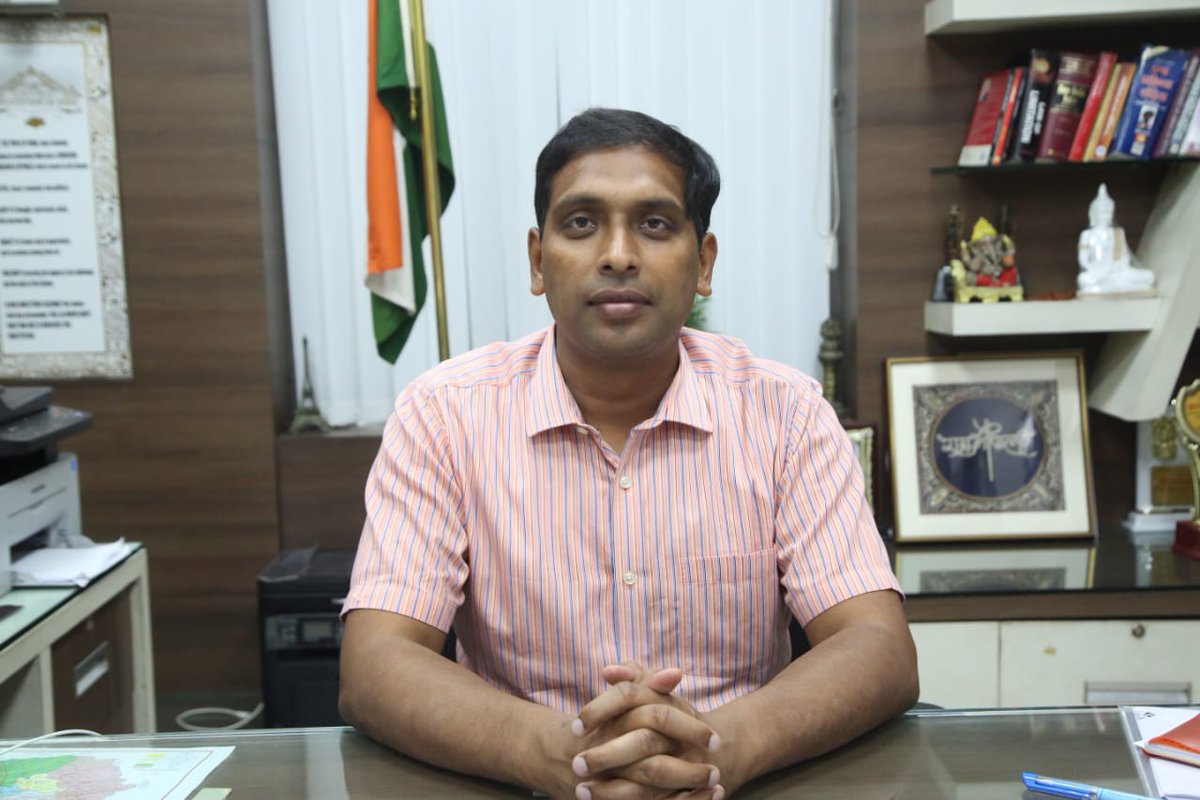 भोपाल जिले में पेट्रोल एवं डीजल की पर्याप्त आपूर्ति है। सभी जिले वासियों से अनुरोध है कि अफबाहों पर ध्यान न दें एवं अनावश्यक परेशान न हो। जिले में पेट्रोल एवं डीजल की पर्याप्त आपूर्ति है एवं यह सुचारू रूप से जारी रहेगी।

<a href="/itsAsheeshSingh/">Asheesh Singh</a> कलेक्टर भोपाल

<a href="/JansamparkMP/">Jansampark MP</a> 
#DMBhopal
