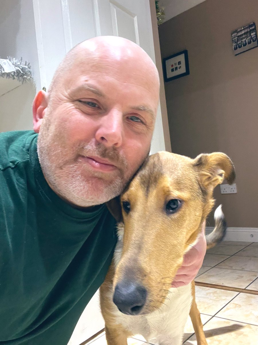 Chris_G82's tweet photo. Happy New Year everyone have a fantastic 2024 from us 🎇🧡🐕 https://t.co/ktSSUQhNxs
