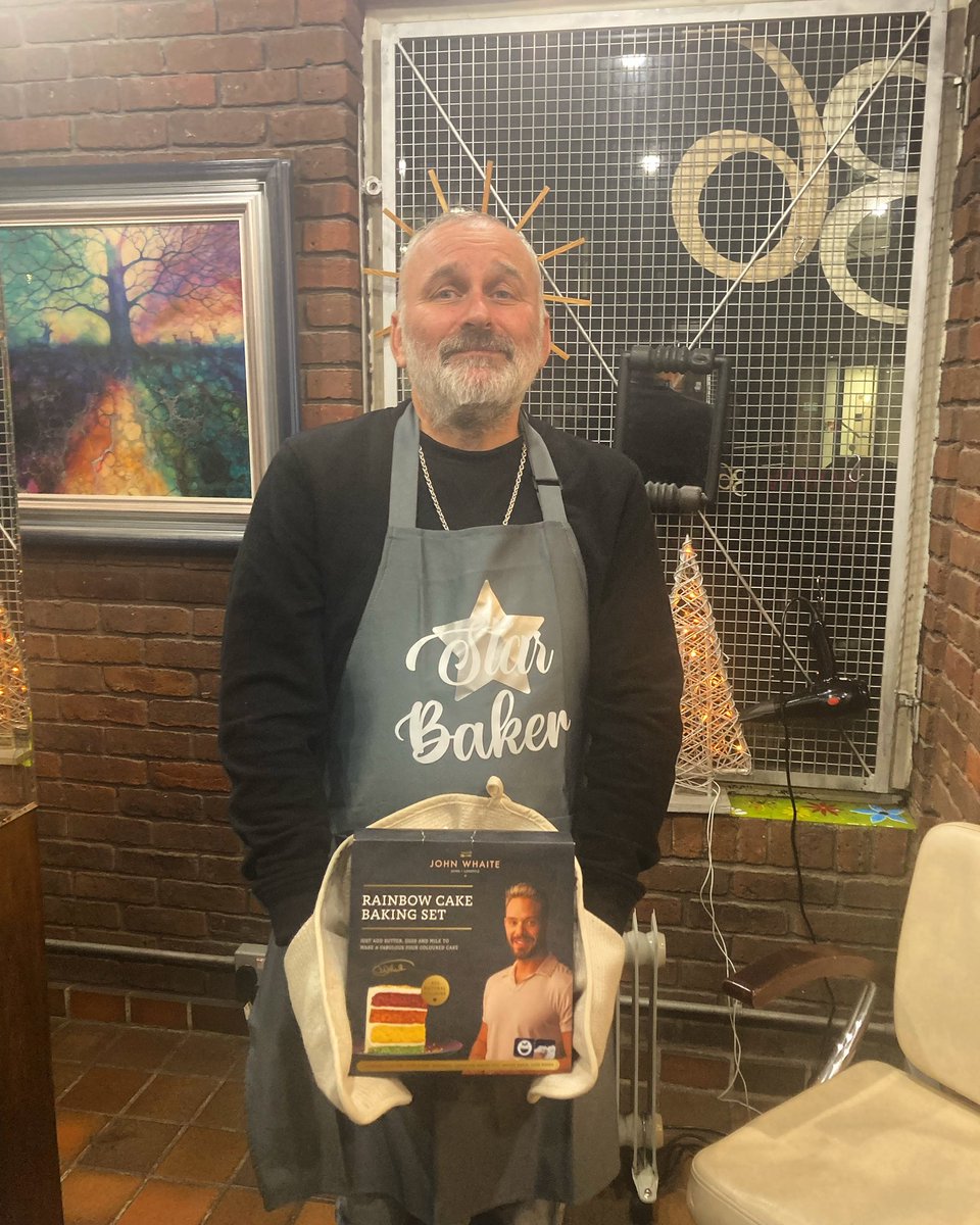 adrianpgibson's tweet photo. Hereβs to more baking in 2024 especially with all my Birthday gifts from Sean & Jess π¨π»βπ³
#baking #iambaking #bestfriends #presents #gifts #starbaker #johnwhaite https://t.co/PntK5C51SJ