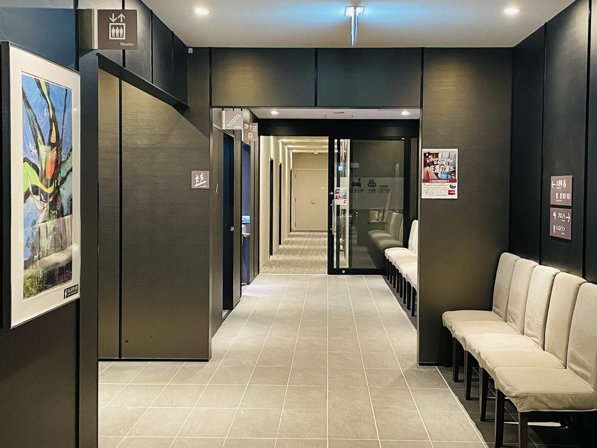 sado_tbn's tweet image. ご自宅お風呂のタイル破損、赤水発生、給湯器停止などにより、ご入浴が続いており、島民様には無料でご案内しております。今夜はclose無し、朝まで温かいお風呂をご用意いたします。

館内も暖かくご用意中。身体をお休めに、お寛ぎにいらしてくださいませ。

スマホ充電ブースも用意しております。