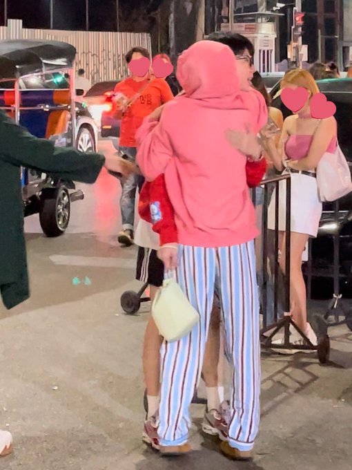 ttumcials's tweet photo. “are offgun dating?”
yes https://t.co/B49D9XqK9O