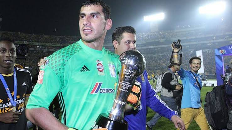 alexxandroc17's tweet photo. @ElJefeAguila Nahuel en el 2015 , 2016 , 2019 y 2023 🤣🤣 https://t.co/b76U89OjP3