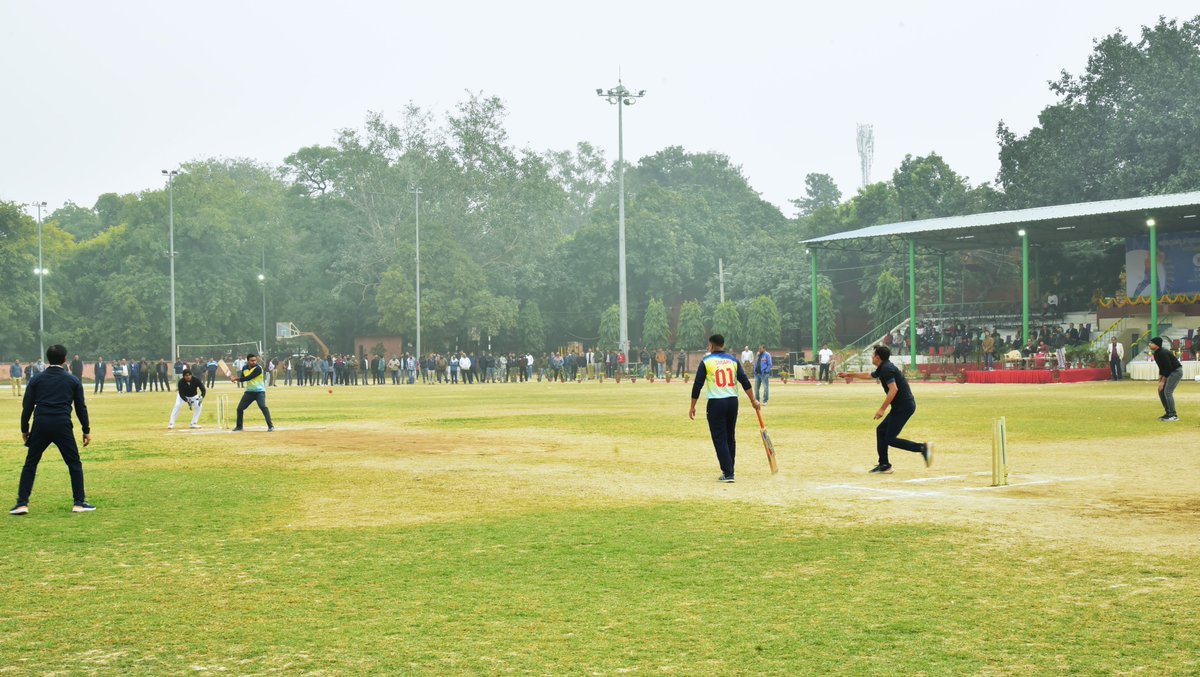 Let's kickstart 2024 with our healthiest foot forward!
Under Fit India Movement a cricket match was organised between #ICAR HQ and IARI at IARI Ground, New Delhi today. #fit2024india #fitwithfitindia @MundaArjun @KailashBaytu @FitIndiaOff @mygovindia @PIB_India @AgriGoI