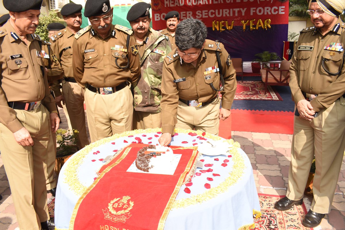 BSF_SDG_EC's tweet photo. Ms Sonali Mishra, IPS ADG (EC) extends heartfelt congratulations and best wishes to all ranks of @BSF_SDG_EC and their families for a very #HappyNewYear2024. May this new year bring everyone joy, good health, and happiness. 

#JaiHind 
#नूतन_वर्ष_2024
#FirstLineOfDefence https://t.co/UXQmbIWC2D