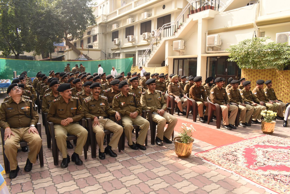 BSF_SDG_EC's tweet photo. Ms Sonali Mishra, IPS ADG (EC) extends heartfelt congratulations and best wishes to all ranks of @BSF_SDG_EC and their families for a very #HappyNewYear2024. May this new year bring everyone joy, good health, and happiness. 

#JaiHind 
#नूतन_वर्ष_2024
#FirstLineOfDefence https://t.co/UXQmbIWC2D