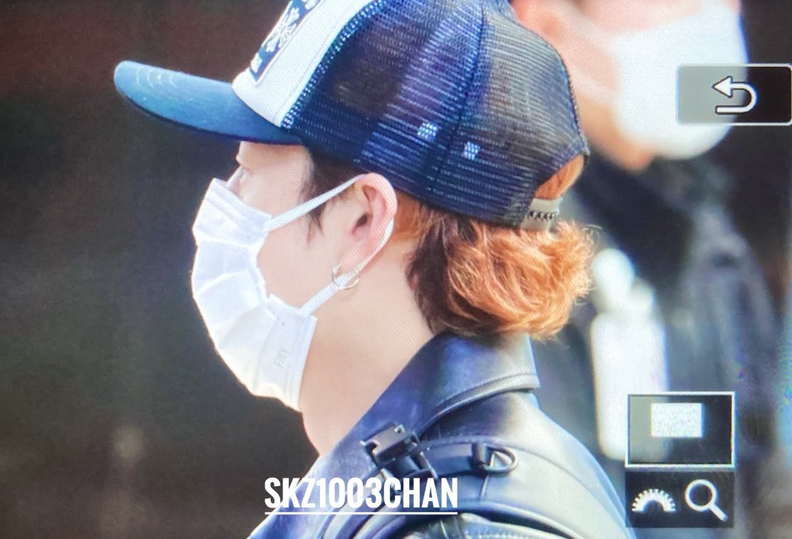 BCHANPIC's tweet photo. bangchan hair is so long???? https://t.co/X1BLWOtw51