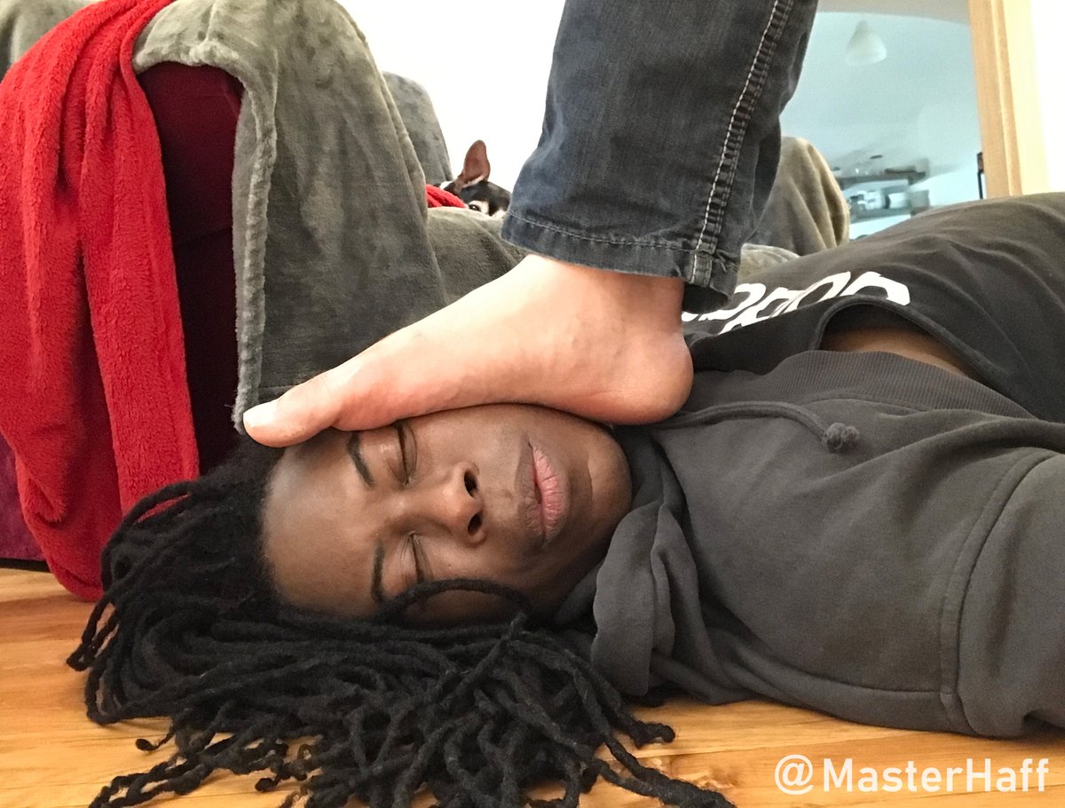 MasterHaff's tweet photo. Good footrest face for big #Master's #Foot. https://t.co/insa0Glj00