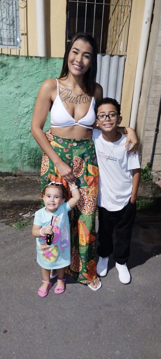 La___Carvalho's tweet photo. Gratidão infinita , rica do que Deus me deu e dinheiro nenhum compra. Meus Filhos minha maior riqueza, conquista e Amor 🥹❤️‍🩹
Gustavo e Laura 👩‍👧‍👦 https://t.co/JEP3vgAjTM