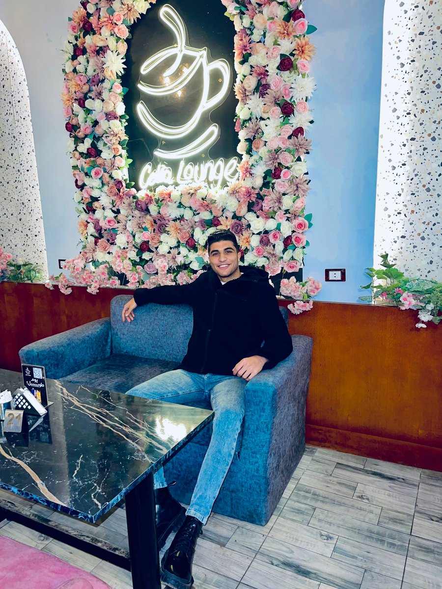 tooo7aaaaaaa's tweet photo. مصاحب نص الارض والنص التاني يسمع عني😎🎭🔝. https://t.co/6w9PD7yRDG