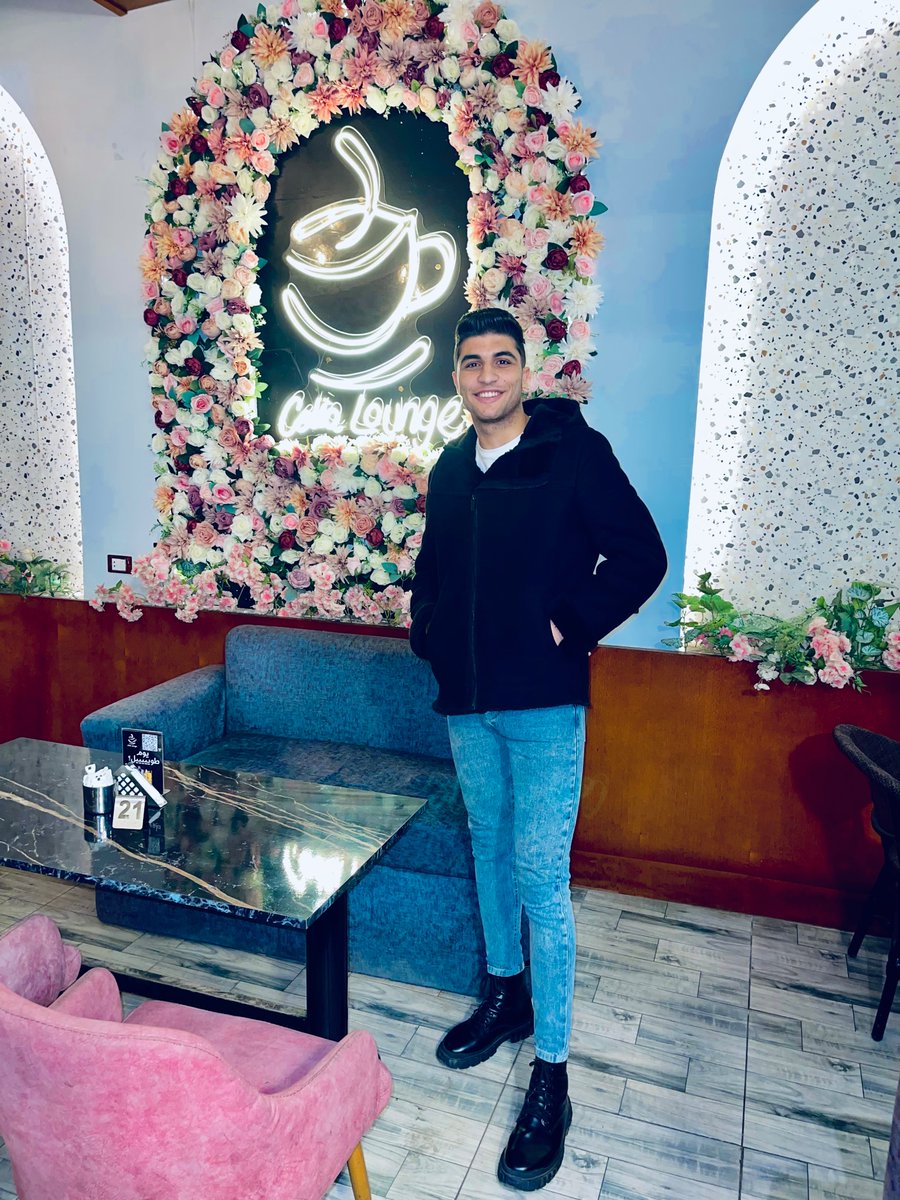tooo7aaaaaaa's tweet photo. مصاحب نص الارض والنص التاني يسمع عني😎🎭🔝. https://t.co/6w9PD7yRDG