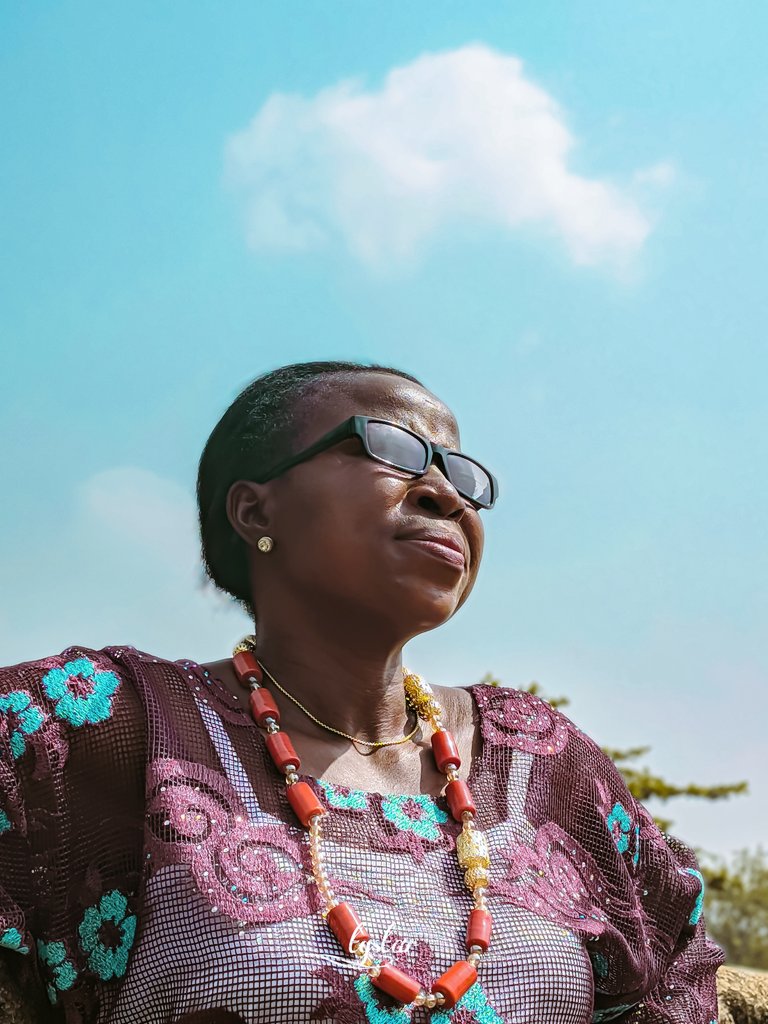 TGSTAR18's tweet photo. First picture of 2024. Gaze of an African mother ❤️😍❤️🔥. 

#mobilephotography #mobilephotographynigeria #mobilephotographyindia #portraitphotography #shotonredmi #shotonmobile #newyear #trend #2024NewYear #tgstar #earthquake https://t.co/SxlV41X0Sl