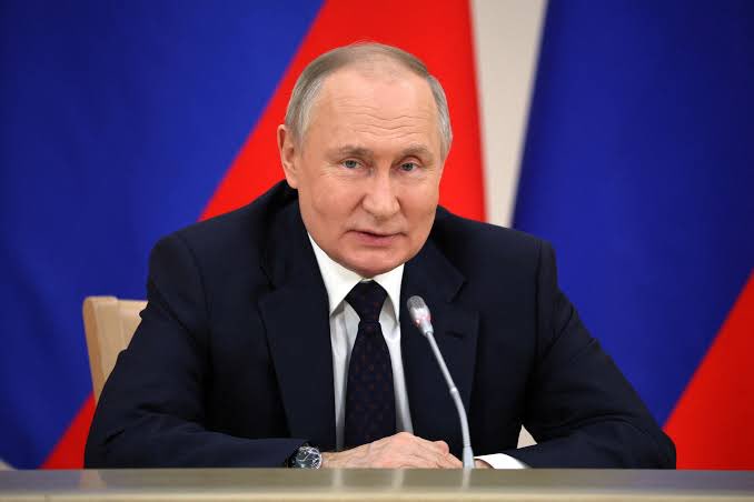 insightfactor's tweet photo. 🔴Ukraine Is Not Our Enemy, Says Putin🔴

World News- Russian president Vladimir Putin has outlined that Ukraine is not the enemy of the Russian Federation. Putin stated that western forces who use Ukraine to strategically defeat &amp; undermine the Russian state are the real enemy. https://t.co/HMvbsOWOsc