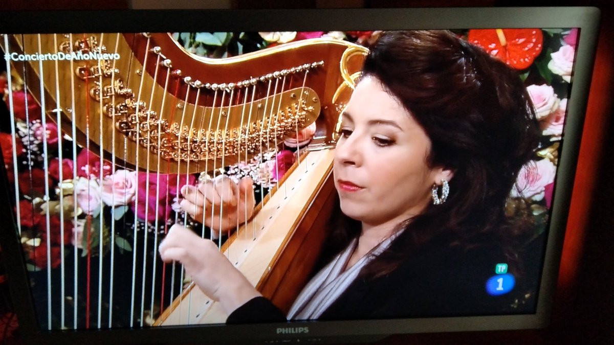 ivanmorenosanz's tweet photo. No hay mejor forma de recibir el Año Nuevo 2024  #ConciertoDeAñoNuevo #Rtve1 
#Musica #Conciertazo #Clásica https://t.co/vkR1aIzaFp