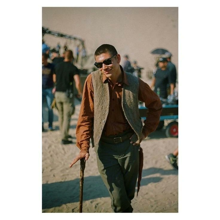 barrelboss96's tweet image. In Insta (rescatedelgrishaverse) I started doing posts comparing our characters to Mythological deities (so I can unite my three greatest loves: the Grishaverse, mythology, and expressing my opinion 🤣 jk) First one I did is Mal in honour of #Firebird day #SaveShadowAndBone