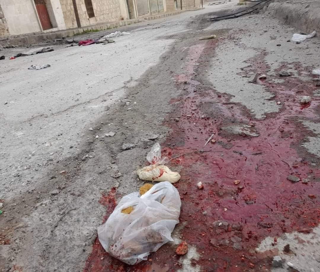 السلام عليكم ورحمة الله وبركاته 
إلى من مهتم في الإنسانية 
في بلدي شمال  سوريا  هكذا تم استقبال العام الجديد من قبل أعتى مجرمين العصر
وكمايقال لقمة مغمسي بالدم