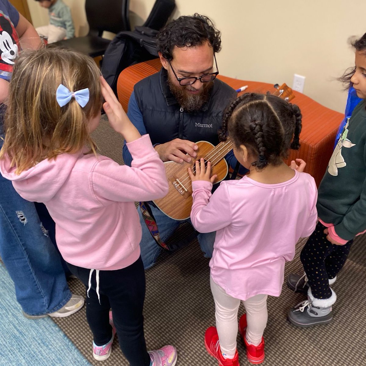 ConcordLibrary's tweet image. Ricardo will be back for another musical morning in Spanish and English, this Saturday, 1/6 at 11 AM at #FowlerBranch. ¡Bienvenido a todos!