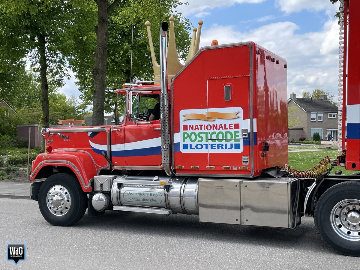 Heb jij deze truck vandaag al gespot? Ik ga nu heel snel schoonmaken thuis, het was heel een leuk oud en nieuw feestje! Stel ze bellen aan met een envelop mag het niet zo zijn dat ze nog over de borrelnootjes struikelen 😀 #postcodeloteri #vleuten #nationalepostcodeloterij